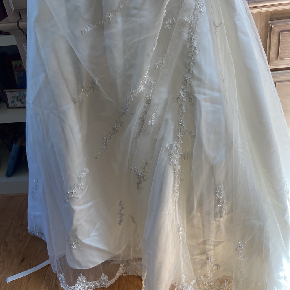 Alfred Angelo wedding gown ivory sz 20/22 euc - Picture 3 of 9